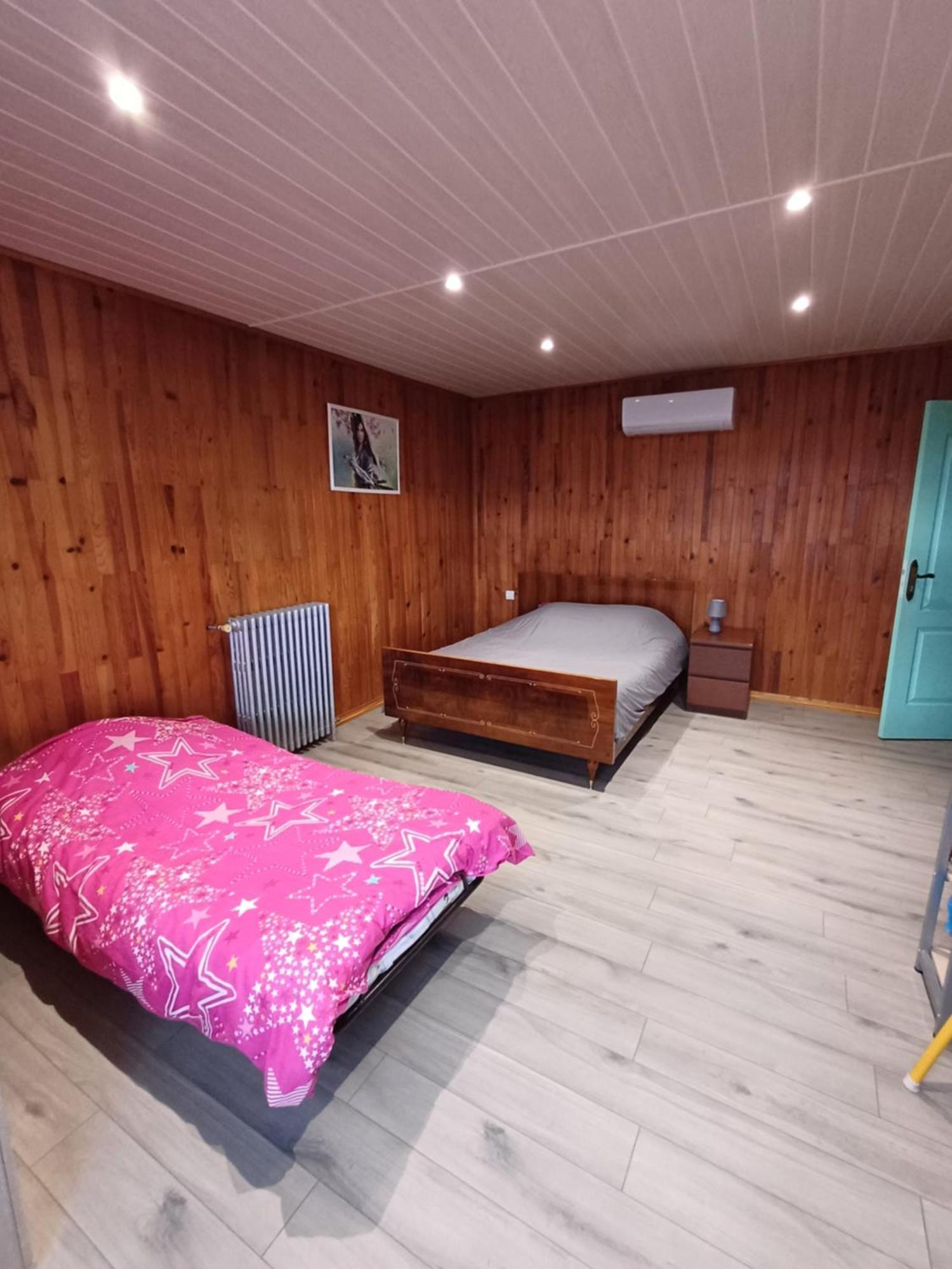 Le Pouyet Apartman Saint-Lattier Kültér fotó